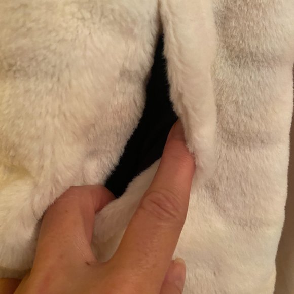 NWT (other) Lucy Women's White Ivory Faux Fur Ivory Vest. Size Large - Picture 3 of 10